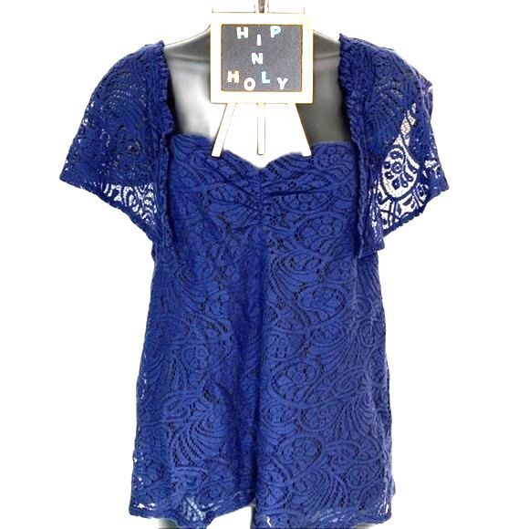 HINGE Flutter Sleeve Lace Top Navy Size Small NWOT - Picture 3 of 10